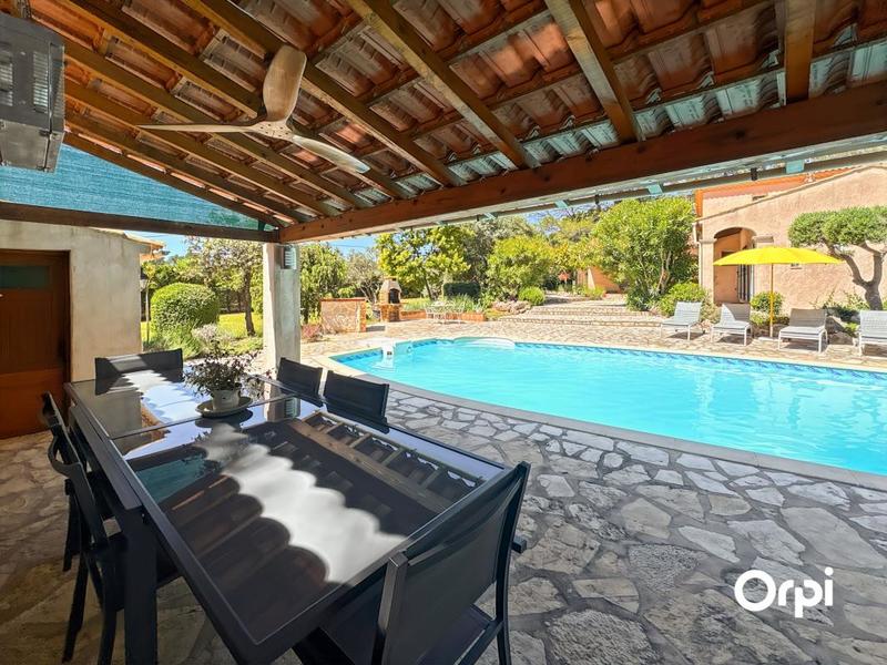 Maison - 211 m² - 6 pièces