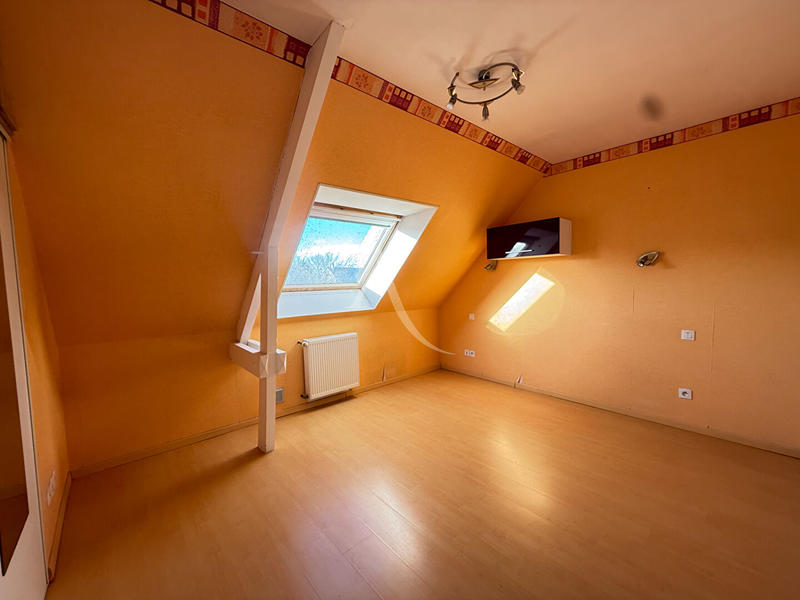 Maison - 232 m² - 8 pièces