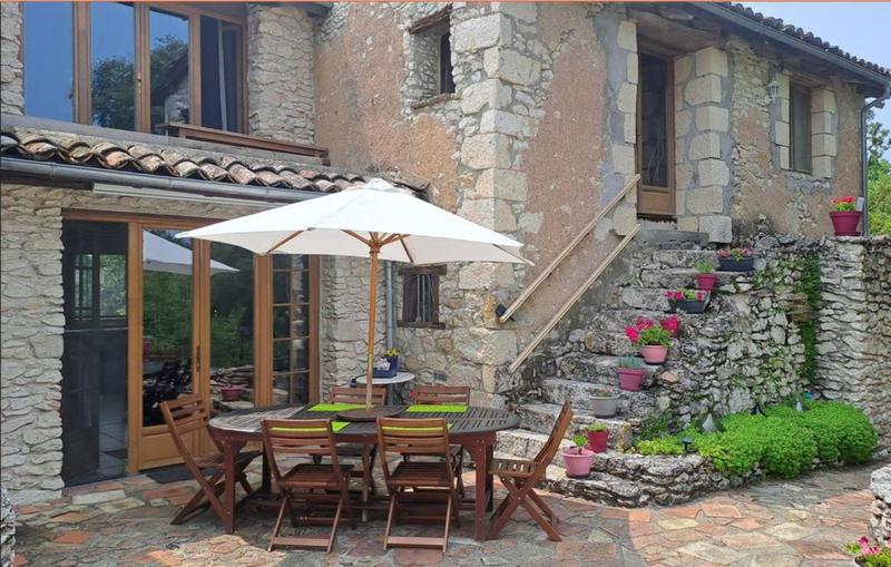 Propriété - 330 m² - 12 pièces