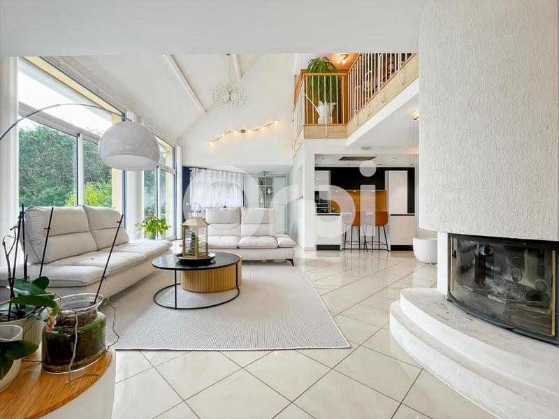 Maison - 260 m² - 9 pièces