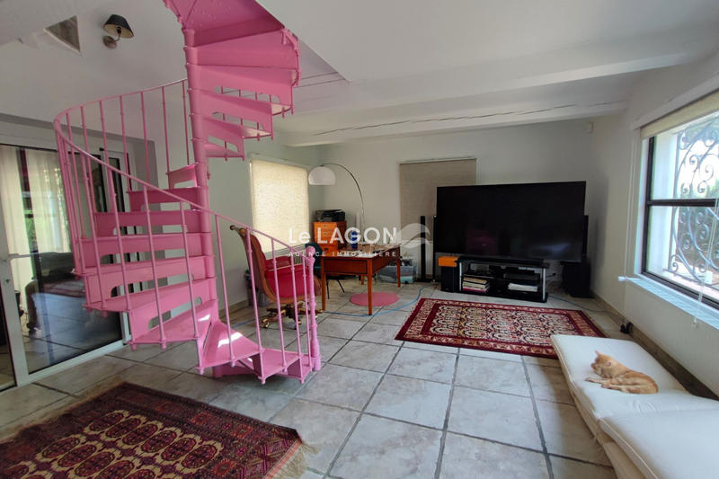 Propriété - 200 m²