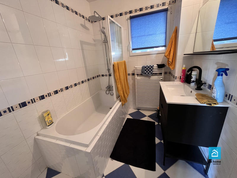 Appartement - 81 m² - 3 pièces