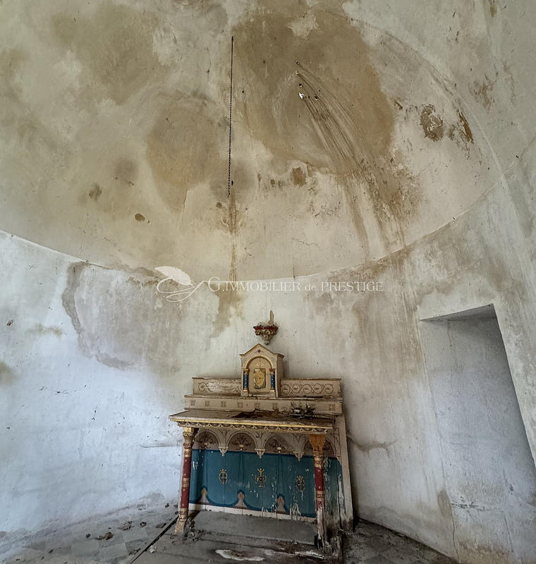 Propriété - 1 600 m² - 30 pièces