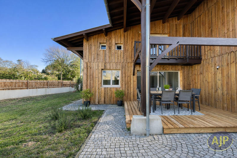 Maison - 141 m² - 6 pièces