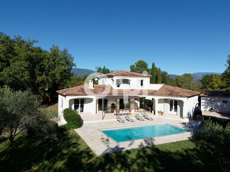 Villa - 200 m² - 6 pièces