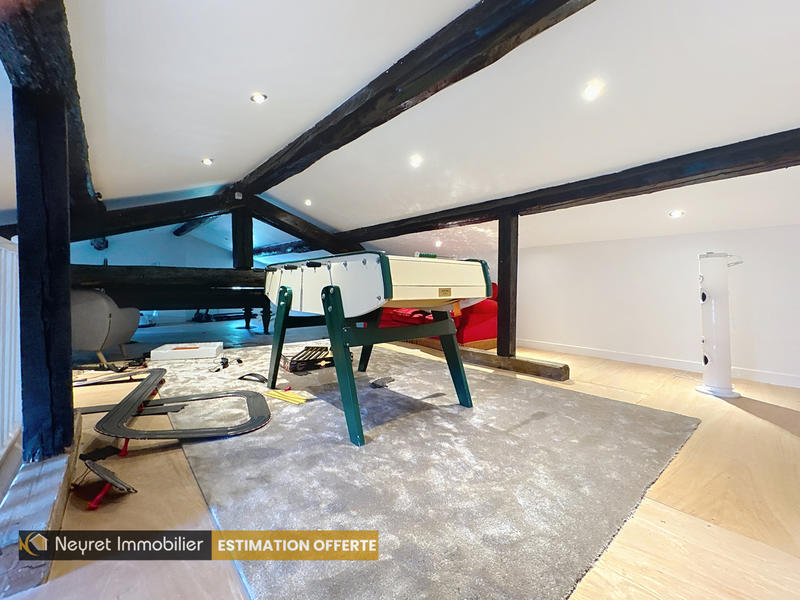 Maison - 300 m² - 10 pièces