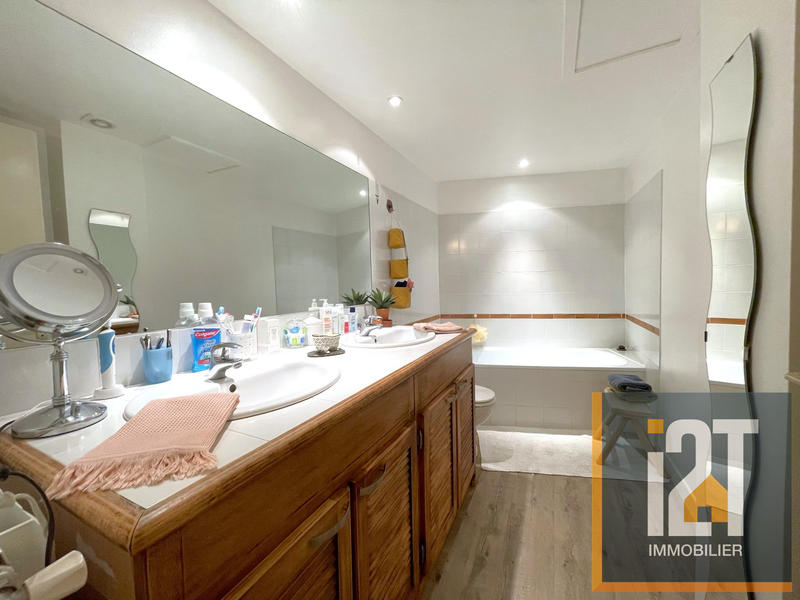 Appartement - 145 m² - 7 pièces