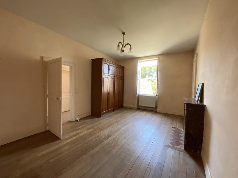 Maison - 236 m² - 9 pièces