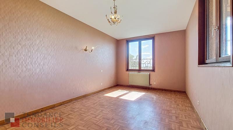 Maison - 210 m² - 8 pièces