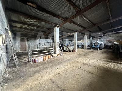 Maison - 410 m² - 4 pièces