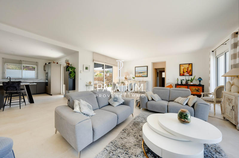 Maison - 233 m² - 4 pièces