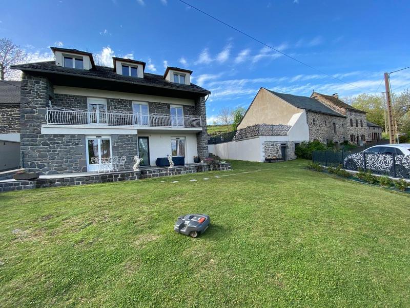 Maison - 197 m² - 8 pièces