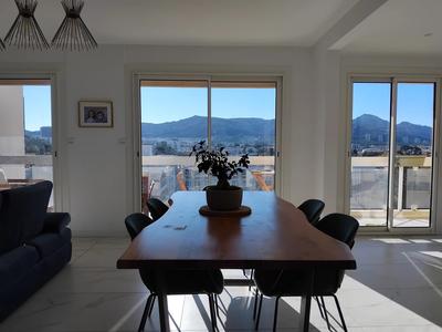 Appartement - 104 m² - 5 pièces