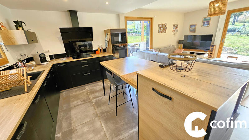 Maison - 135 m² - 6 pièces