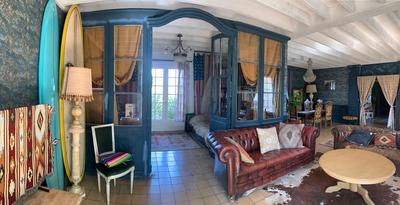 Maison - 347 m² - 13 pièces