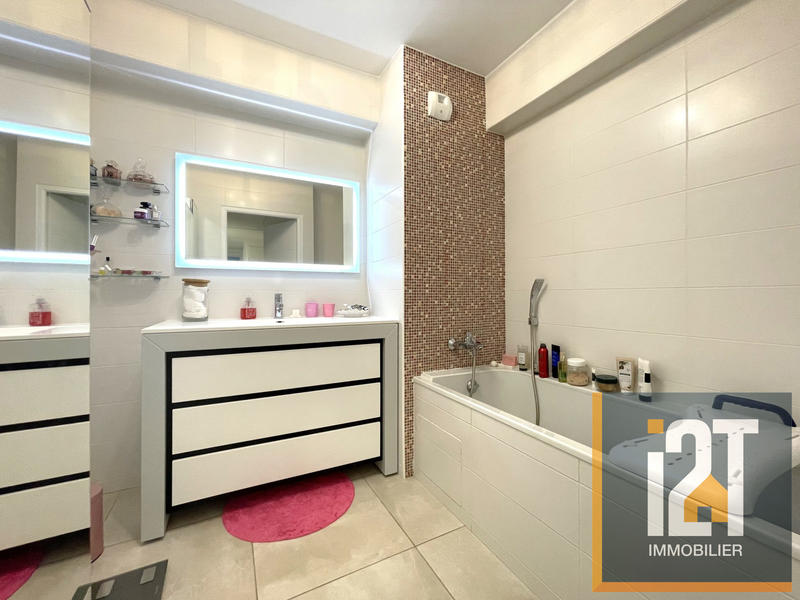 Appartement - 122 m² - 4 pièces