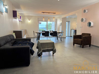 Maison - 249 m² - 7 pièces