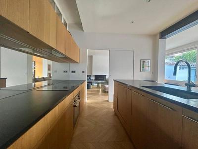 Maison - 230 m² - 6 pièces