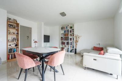 Appartement - 90 m² - 4 pièces