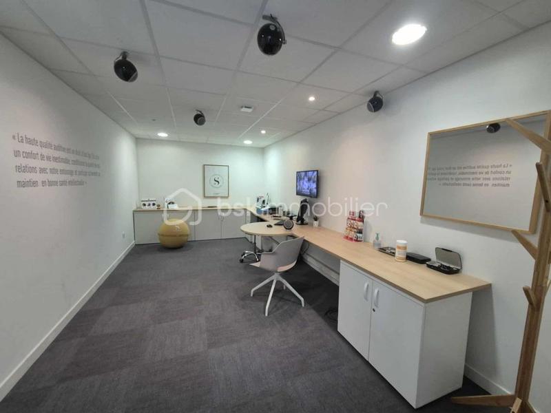 Local commercial - 130 m² - 4 pièces