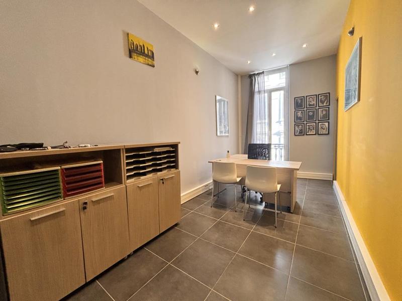 Bureau - 68 m² - 3 pièces