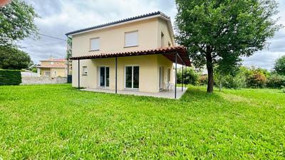 Maison - 115 m² - 4 pièces