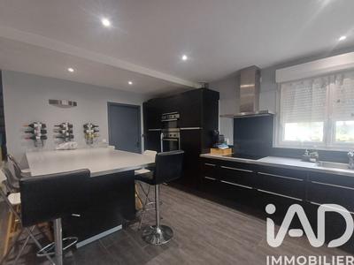 Maison - 93 m² - 4 pièces