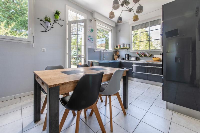 Maison - 266 m² - 9 pièces