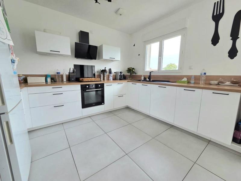 Maison - 95 m² - 4 pièces