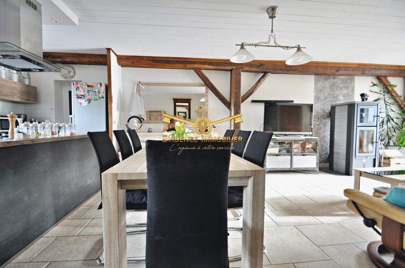 Maison - 143 m² - 7 pièces