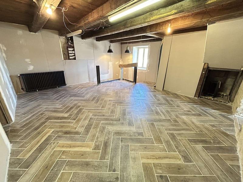 Maison traditionnelle - 220 m² - 10 pièces