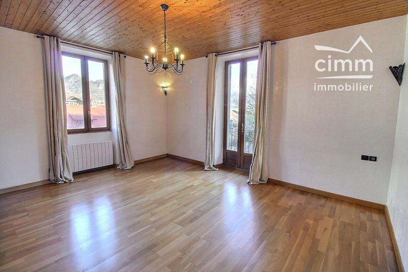 Appartement - 84 m² - 4 pièces