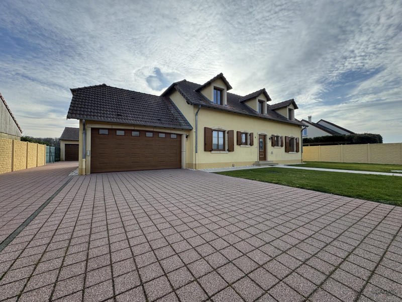 Maison - 150 m² - 8 pièces