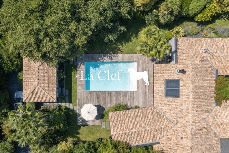 Villa - 200 m² - 8 pièces