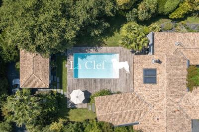 Villa - 200 m² - 8 pièces