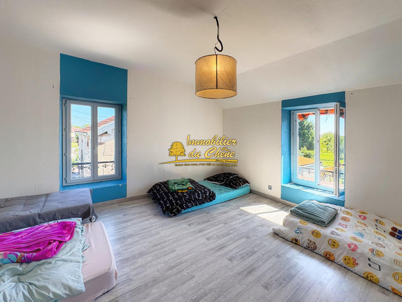 Maison - 210 m² - 9 pièces