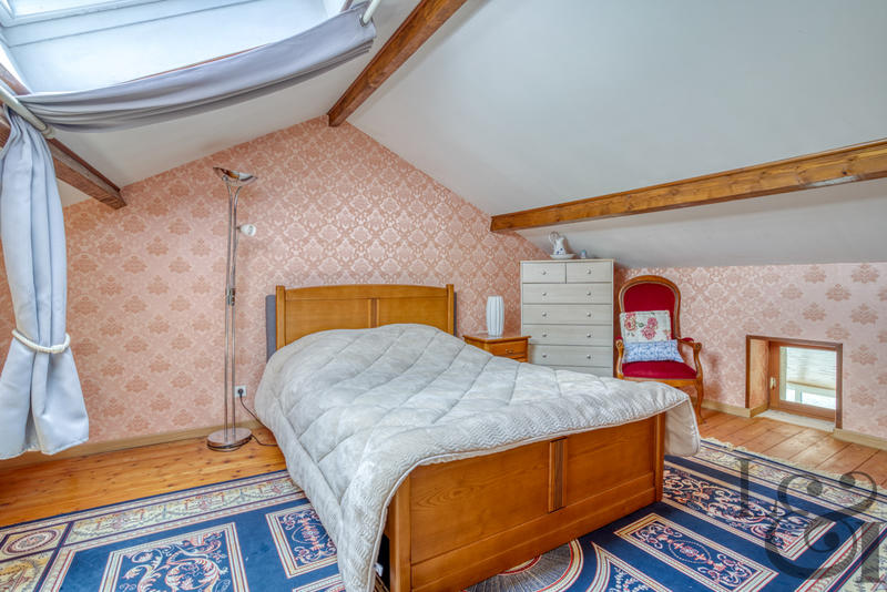 Maison - 218 m² - 6 pièces