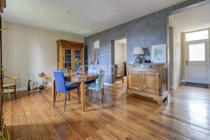 Maison - 189 m² - 9 pièces