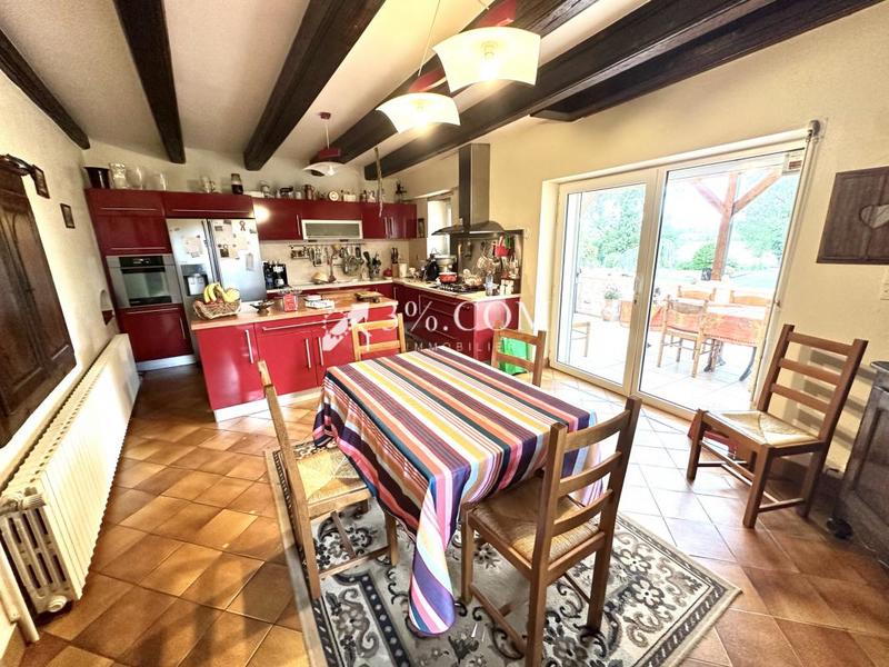 Maison de village - 300 m² - 12 pièces