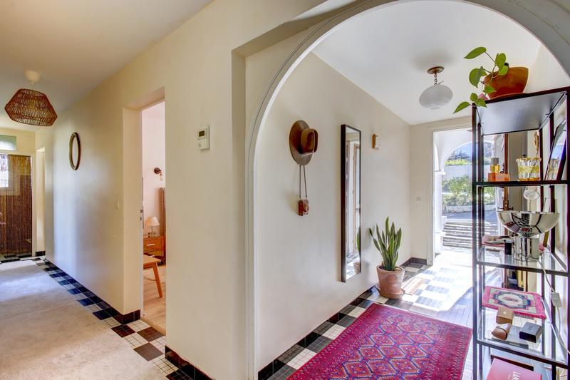 Maison - 230 m² - 5 pièces