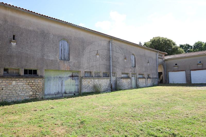 Maison - 200 m² - 7 pièces