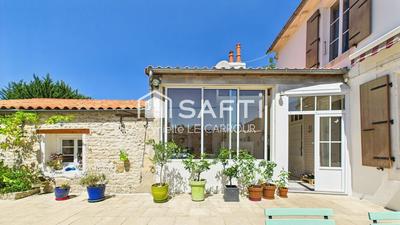 Maison - 203 m² - 7 pièces