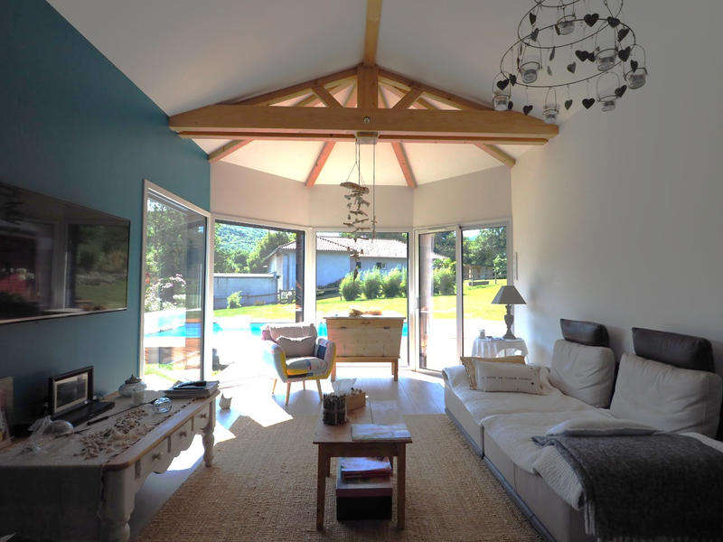 Maison - 232 m² - 8 pièces