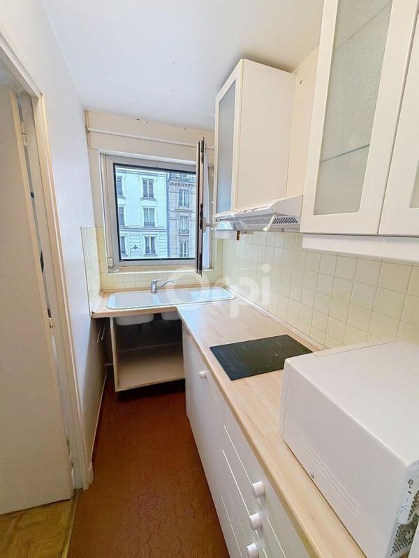 Studio - 30 m² - 1 pièce