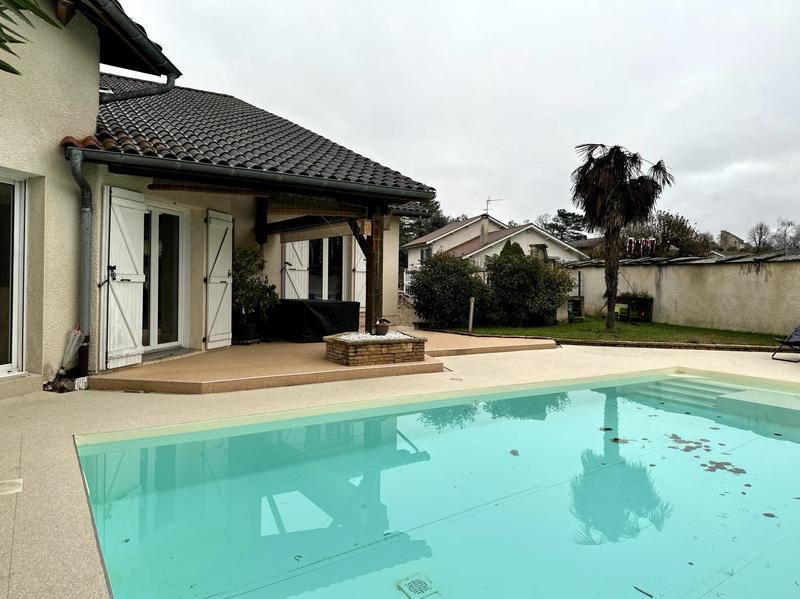 Maison - 185 m² - 6 pièces