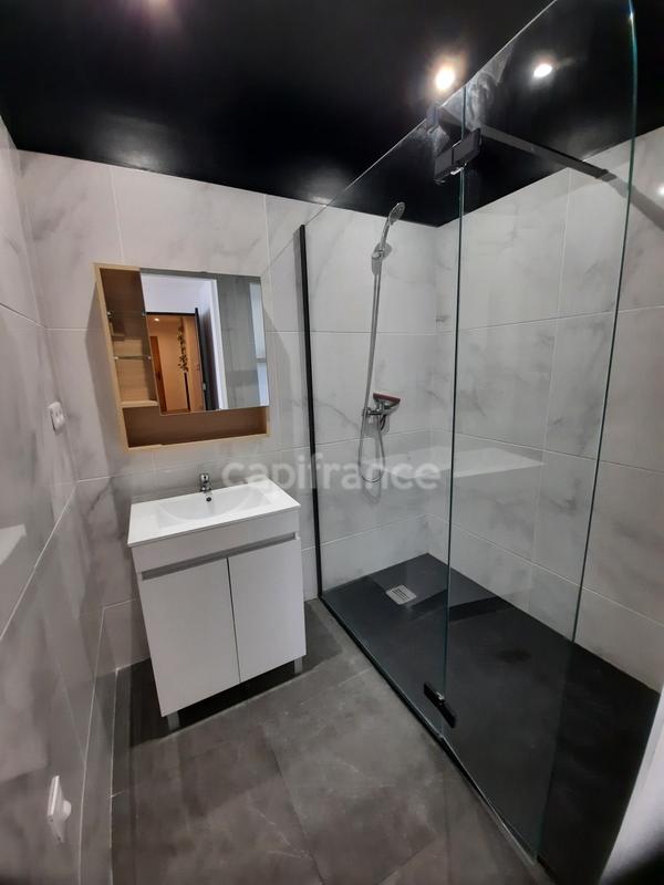 Maison - 204 m² - 8 pièces