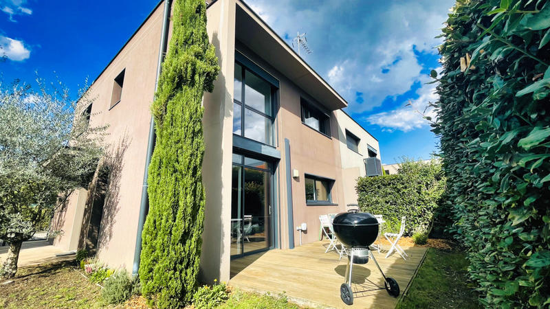 Maison - 102 m² - 4 pièces