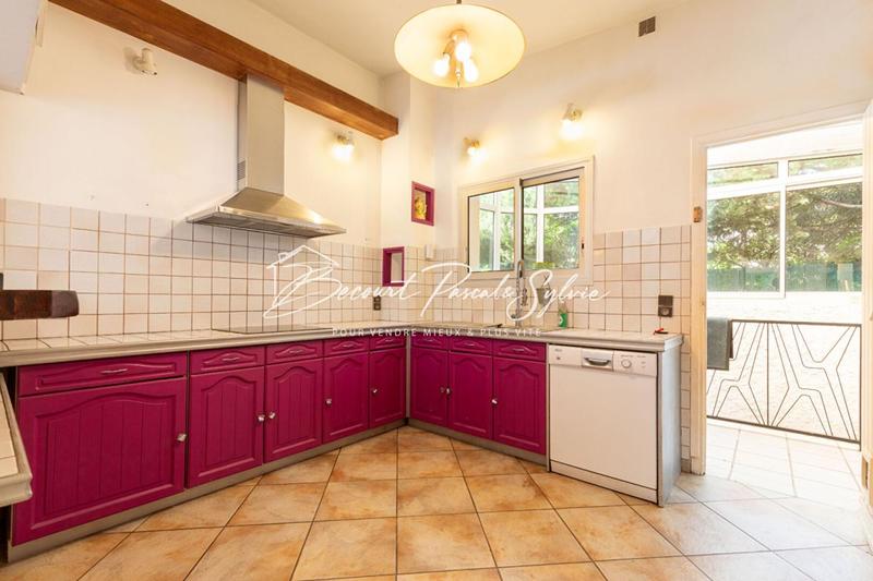 Maison - 179 m² - 6 pièces