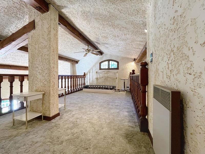 Maison - 362 m² - 5 pièces