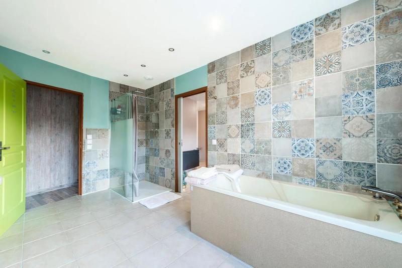 Maison - 240 m² - 10 pièces